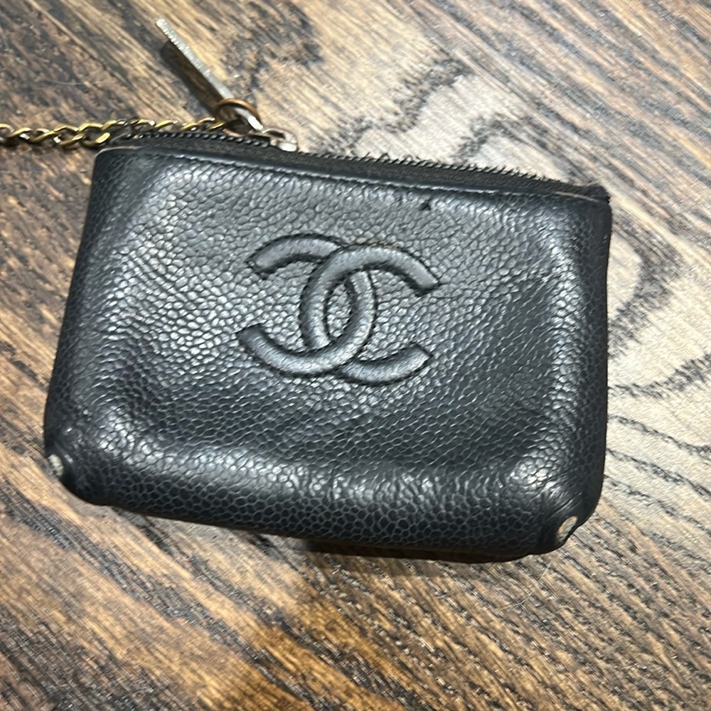Chanel key case in vintage condition. Please check pictures